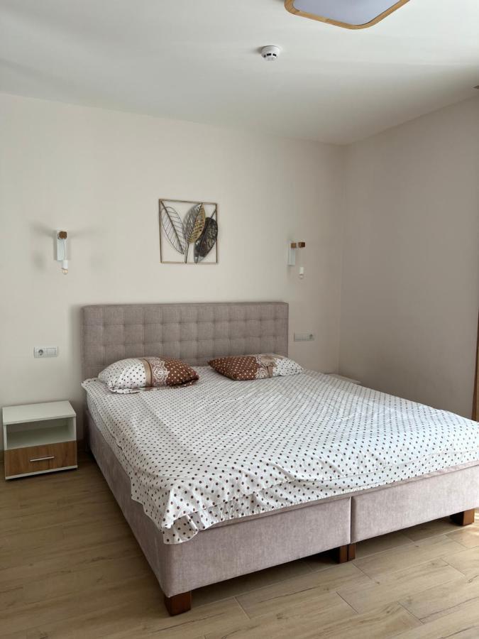 Жк «Сонячний Квартал» Apartment Solochin Exterior photo